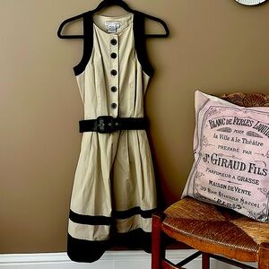 Maggy London Sundress. Great Vintage Vibe. Wide Black Stretchy Belt. Pockets.